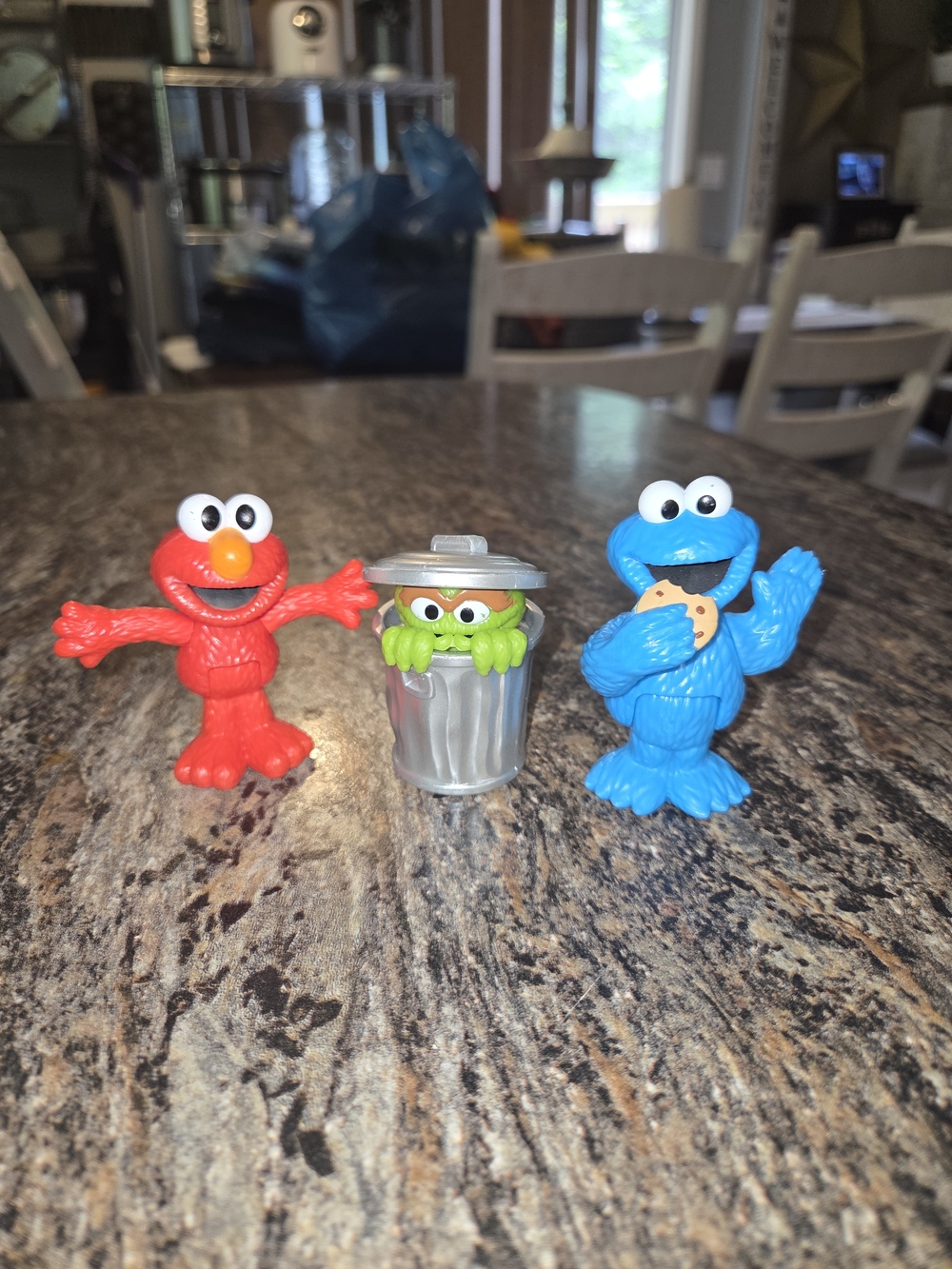 Sesame Street Mini Figures Pack - Elmo, Oscar, Cookie Monster (Red, Green, Blue)